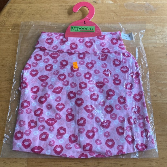 Poochy Other - ! Vipoochy Poochy dog dress size L with lips new
